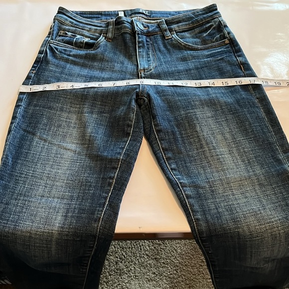 Kut From The Kloth Catherine Crop Straight Leg Mid Rise Size 2 - Picture 5 of 16
